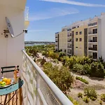 Bright & Lovesome W/ Balcony In By Lovelystay Portimão