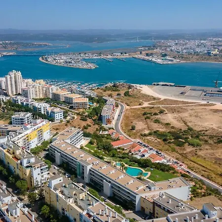 Bright & Lovesome W/ Balcony In By Lovelystay דירה