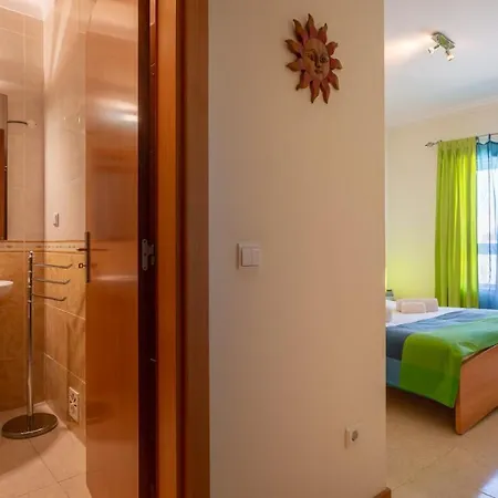 Apartman Bright & Lovesome W/ Balcony In By Lovelystay